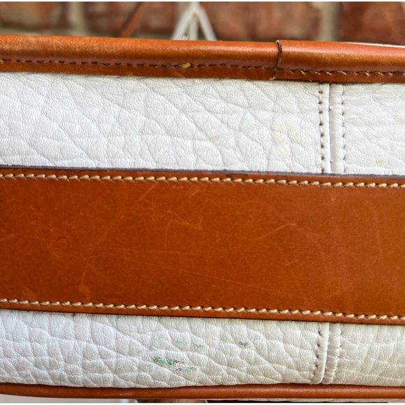 Vintage Dooney & Bourke AWL Leather Off White Tan Crossbody Saddle Bag - Picture 6 of 12
